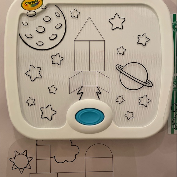 3/$25 Crayola Light Up Activity Board Toy Art Coloring Kit (Missing 2 markers) - Picture 6 of 11